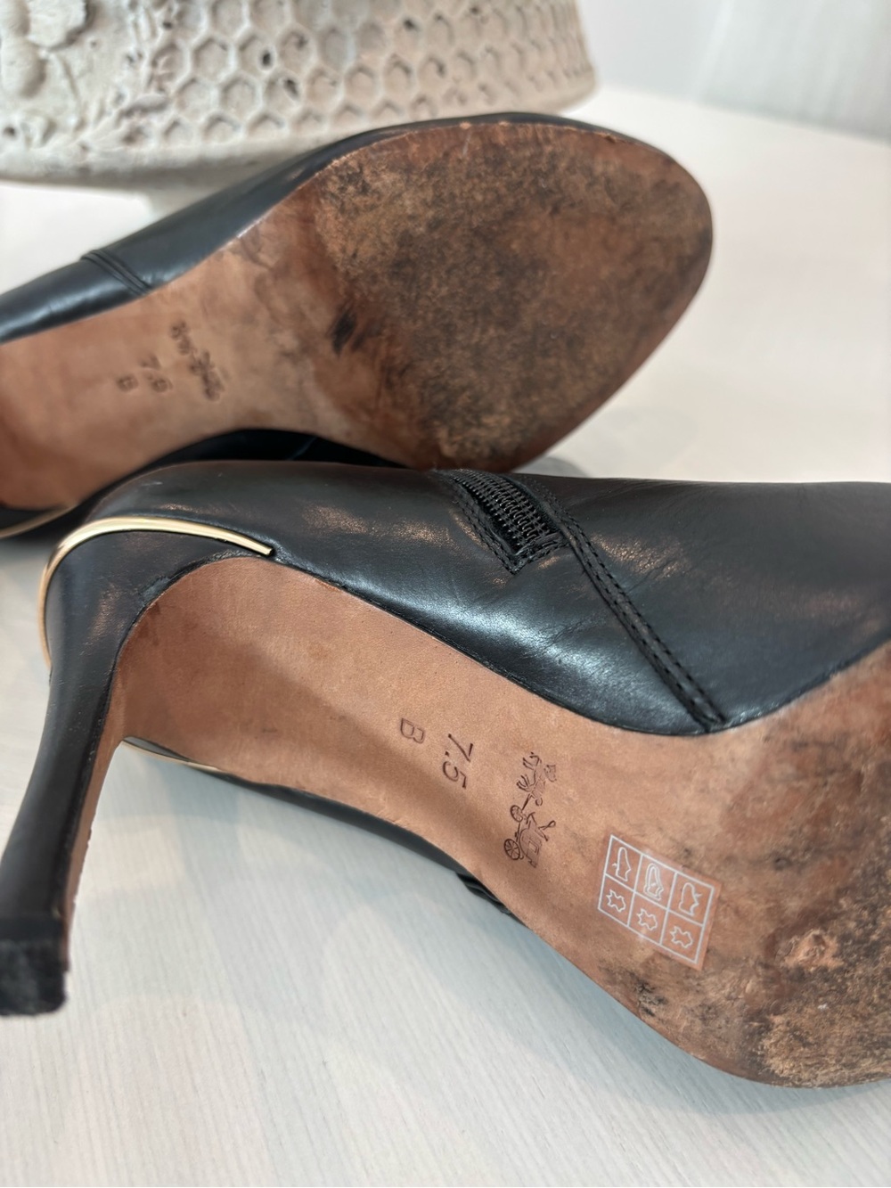 COACH NILA BLACK
LEATHER STILETTO ANKLE
BOOTIES SIZE 7.5 - Picture 8 of 8